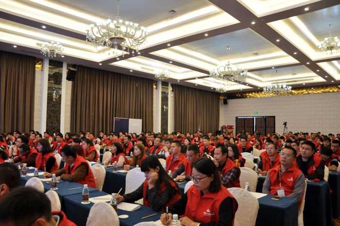 1月9日,陶瓷一線品牌金艾陶瓷磚2016年經銷商財富會在寶隆國際大酒店隆重舉行。