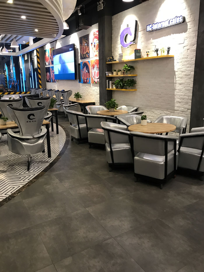 金艾陶現代仿古磚案例:別說了，一起去這個1000方的網咖開黑！